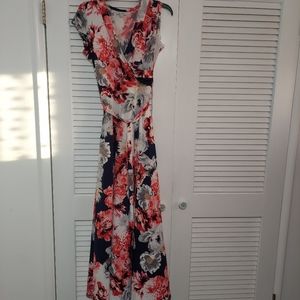 Women Maxi Dress  size m, brand Olivia Matthew